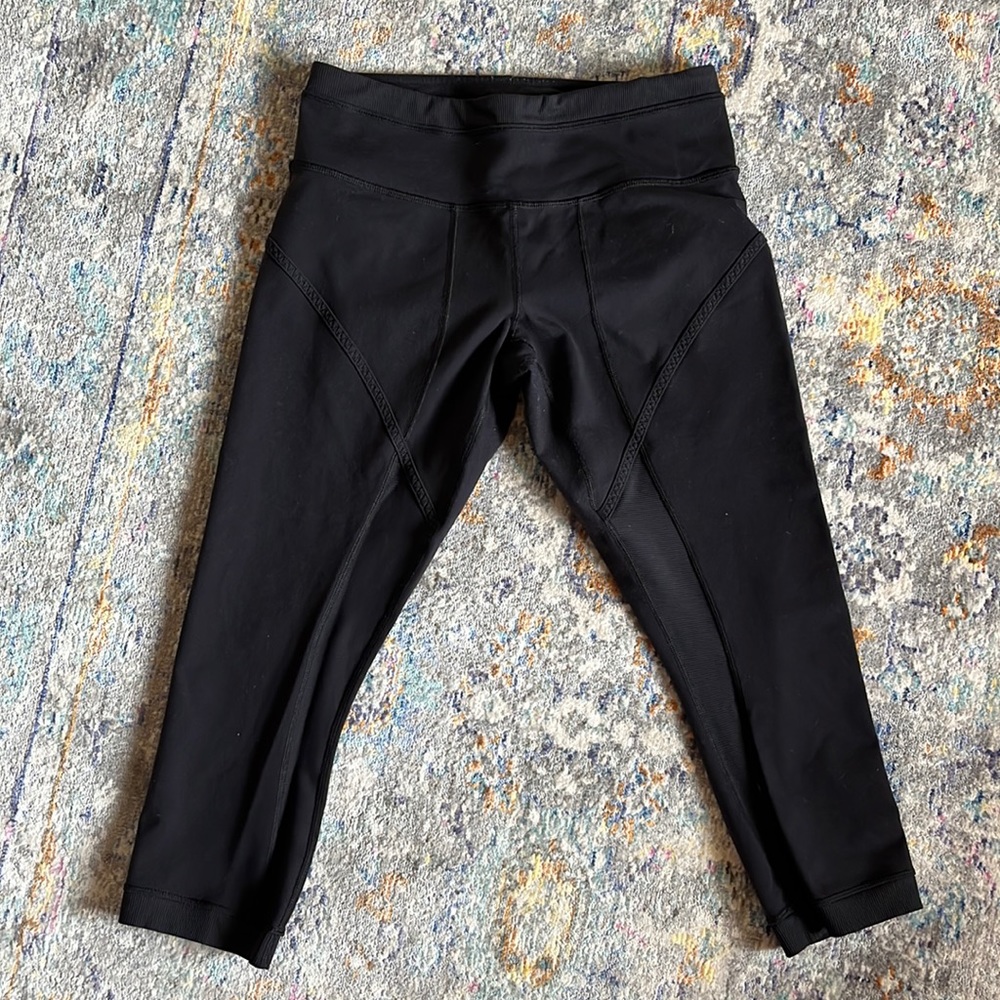 Lululemon cropped black leggings-Size 8